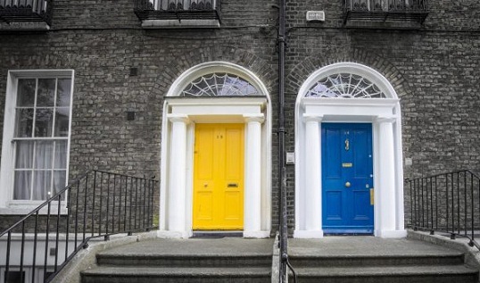 Dressing Your Front Entry For Success - Burano Doors