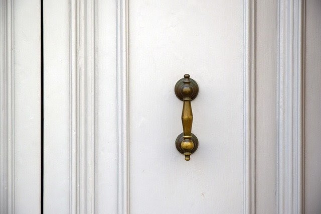 White door with handleset