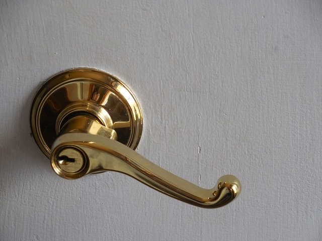 Gold-plated lever-type door handle