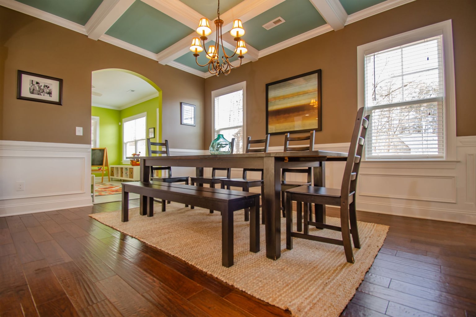 Ultimate Guide to Choosing Dining Room Windows | Burano Doors